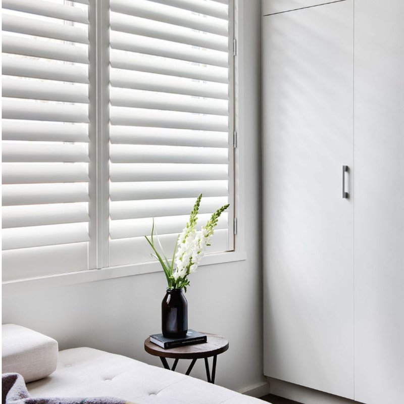 Shutters &mdash; hinged, bi-fold, sliding, exterior aluminium